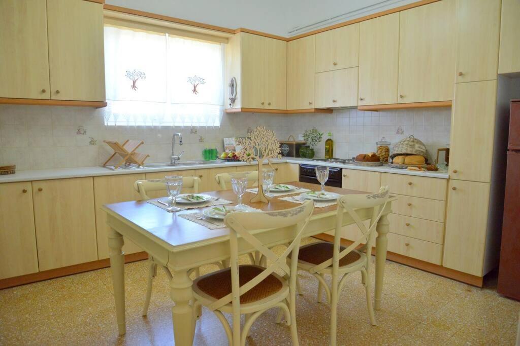 L'olivier Milos Apartment